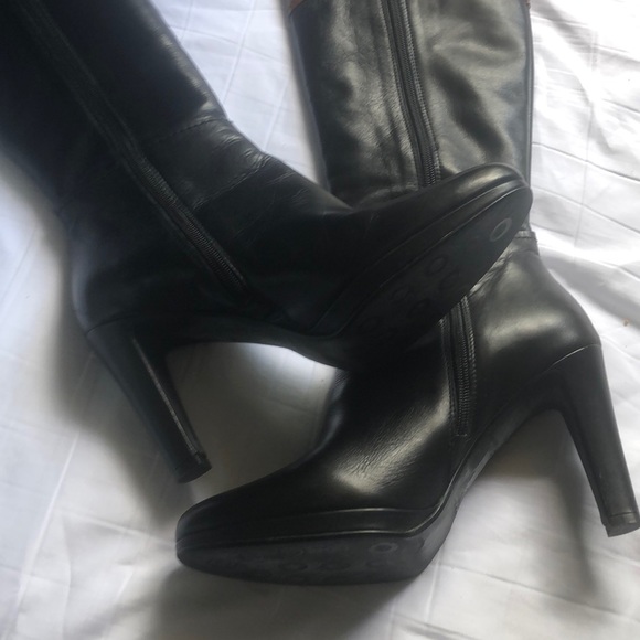 EUC! Heeled boots - Picture 4 of 6